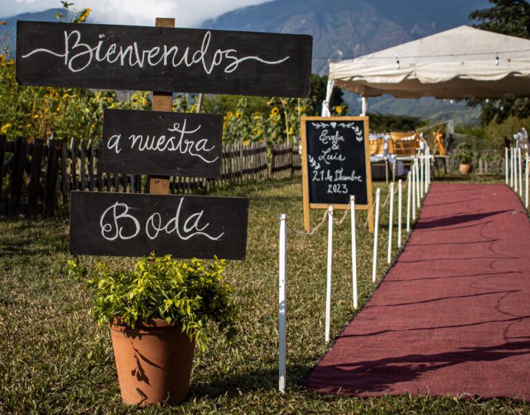 Justi, invitado de boda (y corrector a su pesar)